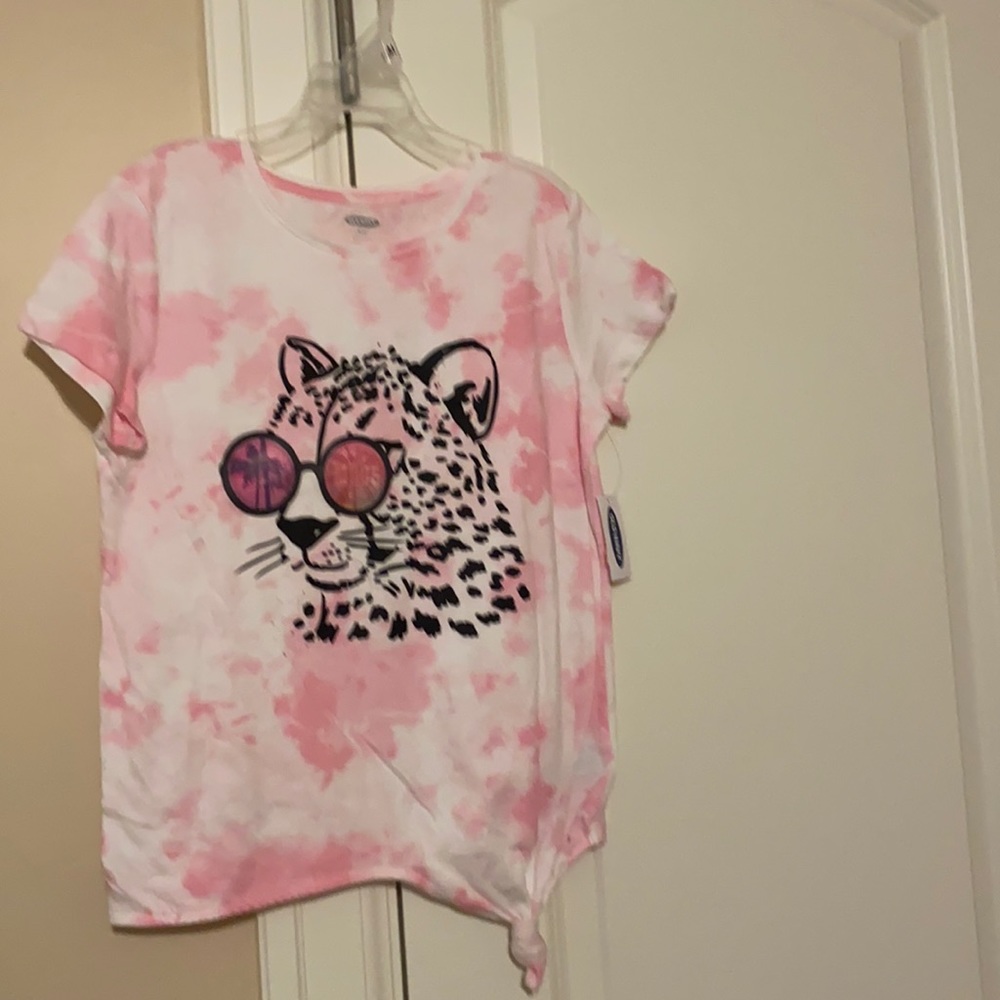 Girls graphic tee with cute knot tie waist